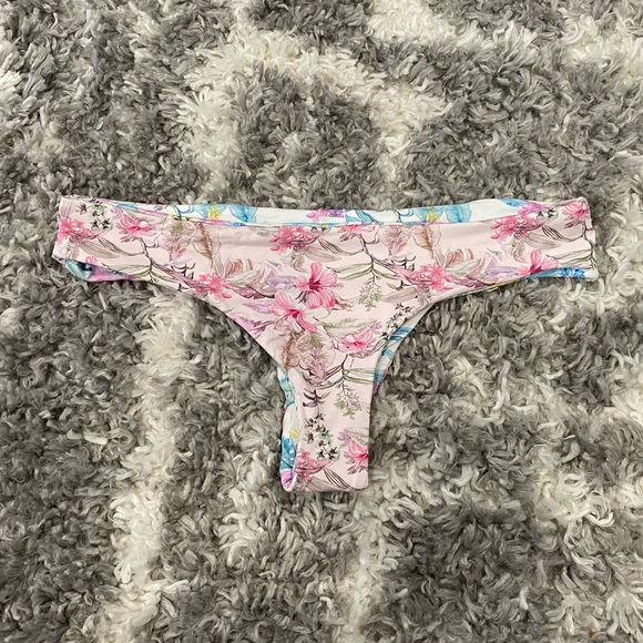 LoveShackFancy X Hurley Hawaiian Hibiscus Reversible Cheeky Hipster Swim Bottom - Picture 4 of 9